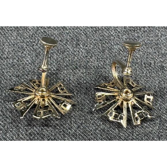 Vintage Screw Back Green Starburst Earrings - Picture 3 of 4